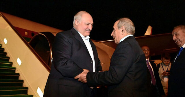 Belarus Prezidenti Aleksandr Lukaşenko Azərbaycana dövlət səfərinə gəlib – FOTO