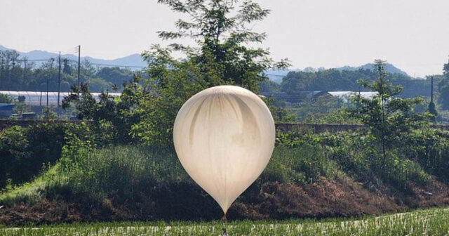 Şimali Koreya Cənubi Koreyaya hava balonları göndərir