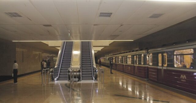 Metroda qatarların hərəkət qrafiki dəyişdirilir