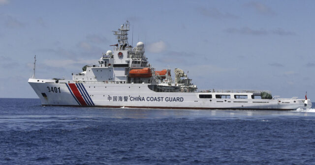 Çin Yaponiya gəmilərini mübahisəli adalardan uzaqlaşdırıb