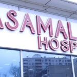 Estetik əməliyyatın QURBANI – “Yasamal Hospital”ın baş həkimi qadını ölümcül hala salıb