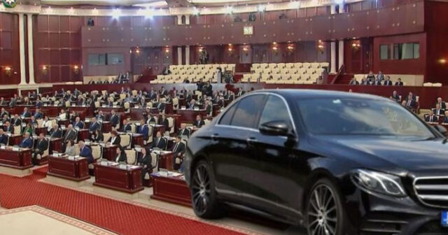 Bu deputatlara “Mercedes E 300” veriləcək