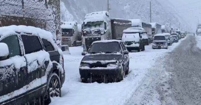 Gürcüstan Hərbi Yolunda ağır yük maşınlarının hərəkəti qadağan edilib