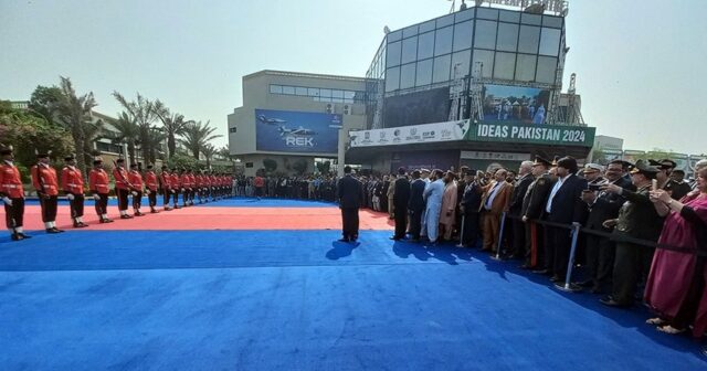 Baş Qərargah rəisi Pakistana səfər edib