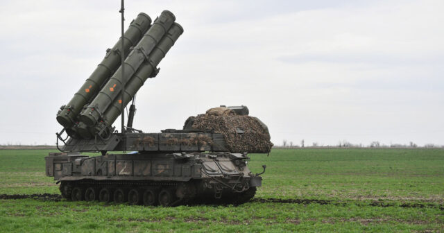 Hava hücumundan müdafiə sistemi Donetsk mərkəzi üzərində Ukrayna raketini məhv edib