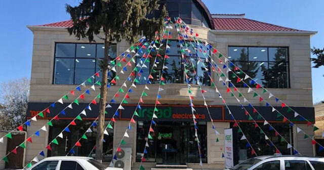 Kreditlə telefon ala bilmədi, araq içib “İrşad” mağazasını qarət etdi