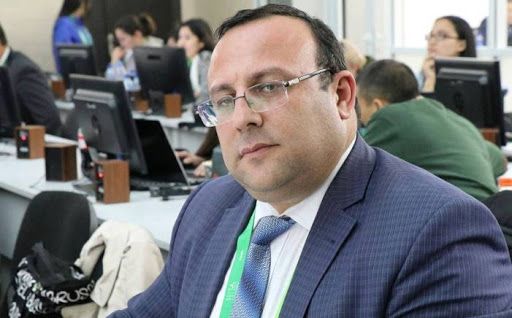 Prezident tanınmış jurnalisti təltif etdi