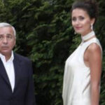 İsgəndər Xəlilov və ailəsi Azərbaycana gəlib