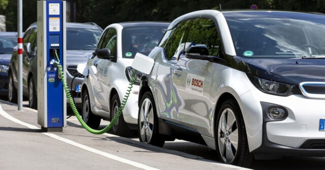 Avropa Komissiyası şirkətləri 2030-cu ildən yalnız elektromobil almağa məcbur etmək istəyir