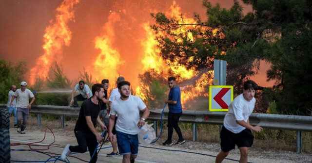 Türkiyədə meşə yanğını səbəbindən 2 minə yaxın insan təxliyə edilib