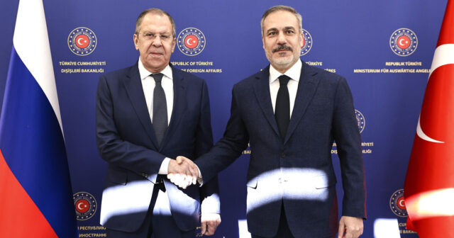 Lavrov və Fidan Ukraynadakı vəziyyəti müzakirə etdilər