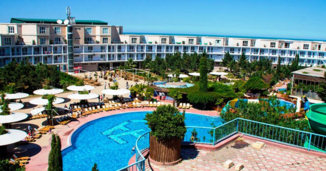 AF Otel Aqua Parkda müştəri NARAZILIĞI: Bişməmiş kartof, soyudulmamış içki və gecikən xidmət – FOTO