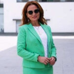 Aygün Mikayılova bu xanımla 205 min manatlıq müqavilə bağladı