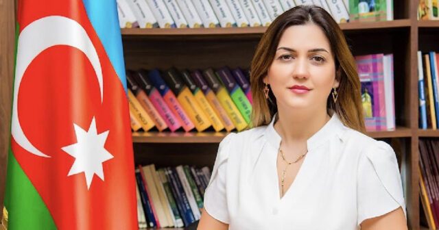 Məktəb direktoru qızına görə işdən çıxdı 