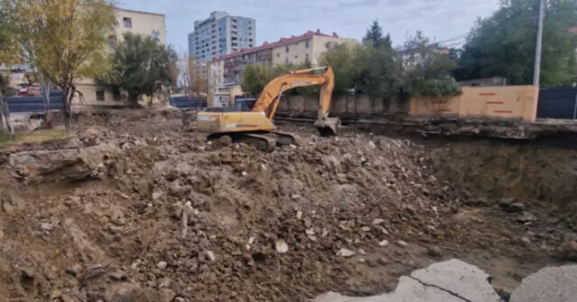 Qəzalı vəziyyətdə olan 13 bina sökülür – VİDEO