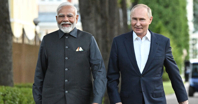Modi ilin sonunda Putinin Hindistana səfərini gözləyir