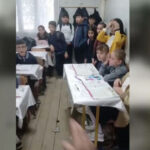 Şəmkirdə şagirdlər sinifdə ayaq üstə təhsil alırlar – ŞİKAYƏT – VİDEO