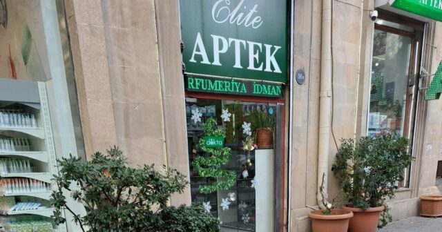 “Elit Aptek”də özbaşınalıq – Kartla ödəyənlərə endirim edilmir