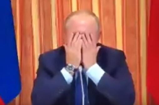 Putinə qeyri-adi hədiyyə: Erotik təqvim və mesajlar…
