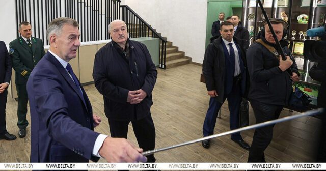 Lukaşenkodan ağlasığmaz ideya – “Üfunətli Avropa buna görə bizə pul ödəməlidir” Lukaşenkodan ağlasığmaz ideya – “Üfunətli Avropa buna görə bizə pul ödəməlidir”