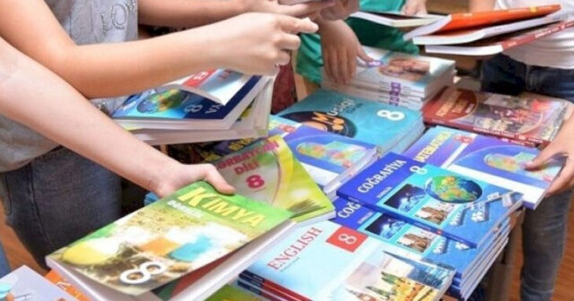 Bakı məktəblərində dərslik çatışmazlığı – KİM HAQLIDIR? Bakı məktəblərində dərslik çatışmazlığı – KİM HAQLIDIR?
