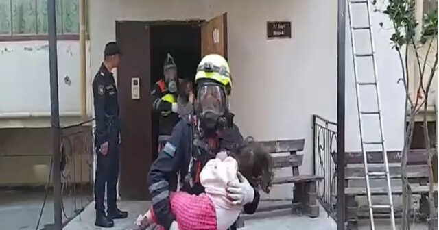 “AAAF park”da yanğın: 15 nəfər təxliyə olundu – Video