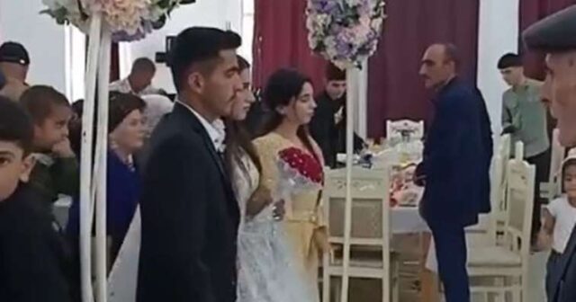 Toyundan sonra vəfat edən 17 yaşlı Əfsanənin toyundan görüntülər – VİDEO Toyundan sonra vəfat edən 17 yaşlı Əfsanənin toyundan görüntülər – VİDEO