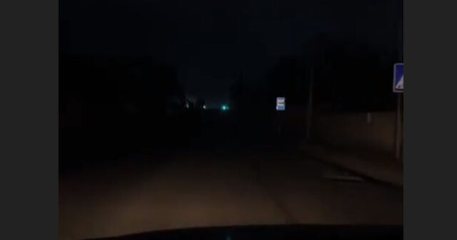 Qəsəbədə işıqlandırma problemi – gecələr piyadalar risk altında – VİDEO Qəsəbədə işıqlandırma problemi – gecələr piyadalar risk altında – VİDEO