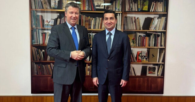 Hikmət Hacıyev Almaniya XİN-in Dövlət katibi ilə görüşüb