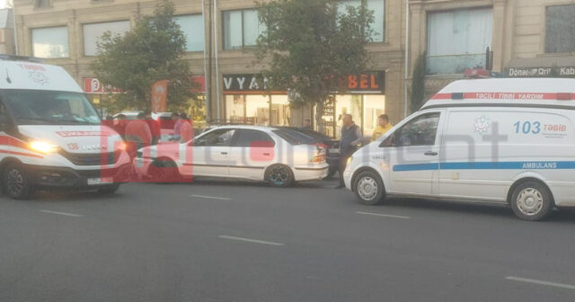 Gəncədə təcili yardım avtomobili minik maşını ilə toqquşdu – FOTOLAR Gəncədə təcili yardım avtomobili minik maşını ilə toqquşdu – FOTOLAR