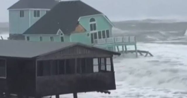 Dəhşətli qasırğa: evlər suya qərq oldu – VİDEO Dəhşətli qasırğa: evlər suya qərq oldu – VİDEO