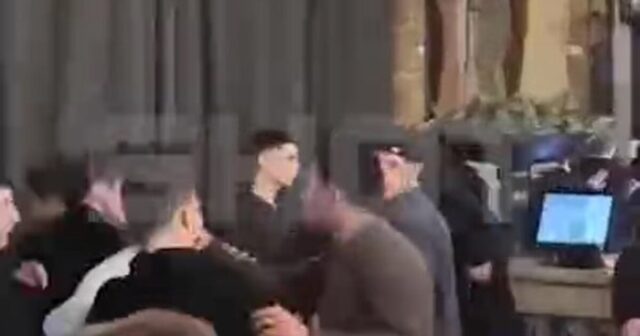 Rusiyalı müğənninin konsertində kütləvi dava düşüb