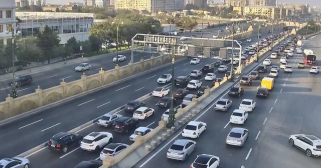 Bakıda tıxac olan yollar