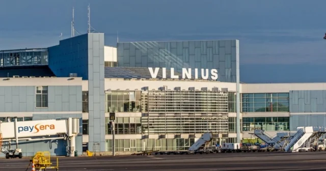 Vilnüs aeroportu fəaliyyətini bərpa edib Vilnüs aeroportu fəaliyyətini bərpa edib