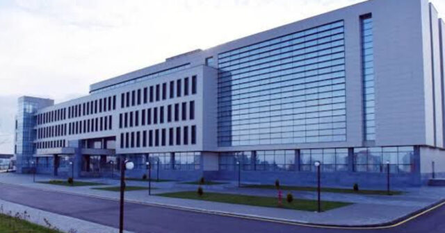 Sumqayıt xəstəxanasında pasientlər növbədə saatlarla ac-susuz qalırlar Sumqayıt xəstəxanasında pasientlər növbədə saatlarla ac-susuz qalırlar