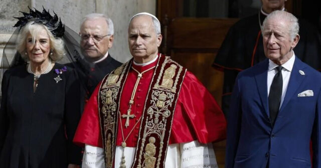 Vatikanda tarixi hadisə – kral və papa birgə dua etdilər – FOTO Vatikanda tarixi hadisə – kral və papa birgə dua etdilər – FOTO