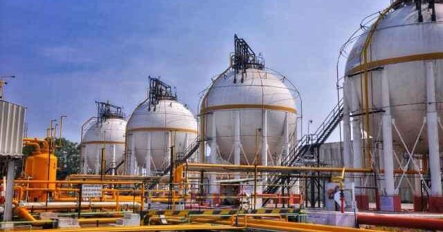 Hindistanın neft alıcıları üzlərini Yaxın Şərqə çevirdilər – “Bloomberg” Hindistanın neft alıcıları üzlərini Yaxın Şərqə çevirdilər – “Bloomberg”