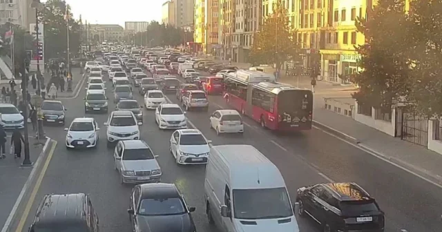 Bakıda sixlıq olan yollar