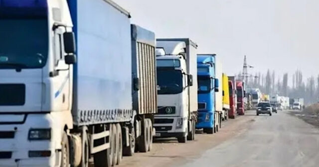 Qazaxıstan Rusiya yük maşınlarına “stop” dedi – VİDEO Qazaxıstan Rusiya yük maşınlarına “stop” dedi – VİDEO