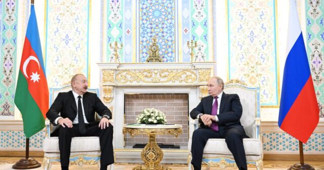 İlham Əliyevlə Putinin təkbətək görüşü başladı – Video
