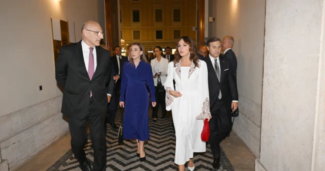 Mehriban Əliyeva Azərbaycanın Müqəddəs Taxt-Tacdakı səfirliyinin inzibati ofisinin açılışında – FOTO