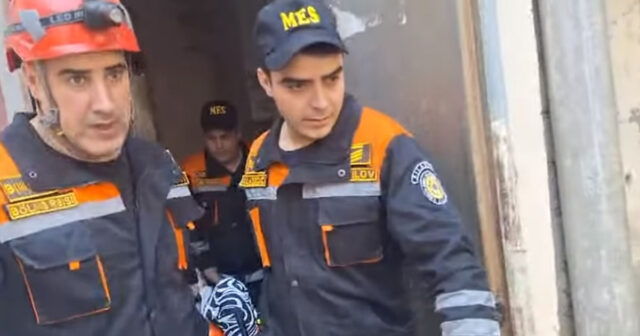 Bakıda mənzildə huşsuz vəziyyətdə qalan şəxs xilas edilib – VİDEO Bakıda mənzildə huşsuz vəziyyətdə qalan şəxs xilas edilib – VİDEO
