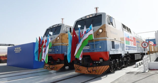 Bakı–Tbilisi–Qars dəmiryolu ilə yükdaşımalarla bağlı Anlaşma Memorandumu imzalanıb