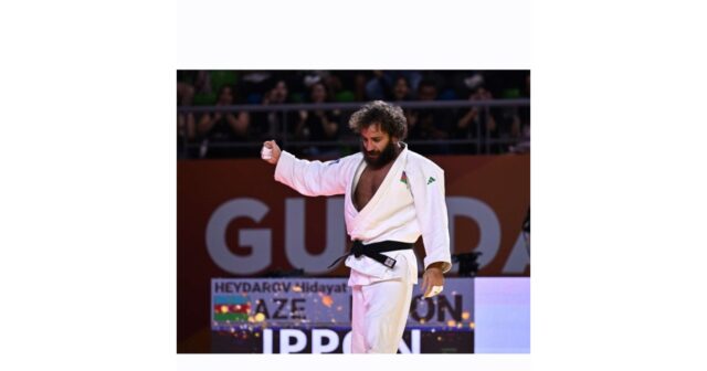 Hidayət Heydərov birinci oldu, yumruq göstərdi – Foto