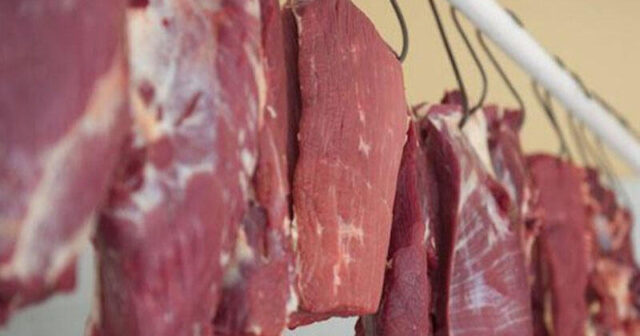 Ət bazarında son vəziyyət: Heyvanlar arasında yayılan xəstəlik… – VİDEO Ət bazarında son vəziyyət: Heyvanlar arasında yayılan xəstəlik… – VİDEO