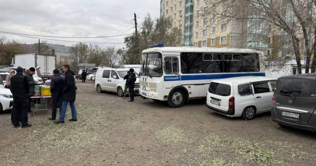Krasnoyarskda “azərbaycanlıların bazarı” bağlandı – polis kütləvi reyd keçirdi – VİDEO Krasnoyarskda “azərbaycanlıların bazarı” bağlandı – polis kütləvi reyd keçirdi – VİDEO