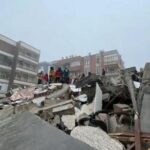 Türkiyədə çoxmərtəbəli yaşayış binası çökdü: dağıntılar altında xeyli insan qalıb – VİDEO Türkiyədə çoxmərtəbəli yaşayış binası çökdü: dağıntılar altında xeyli insan qalıb – VİDEO