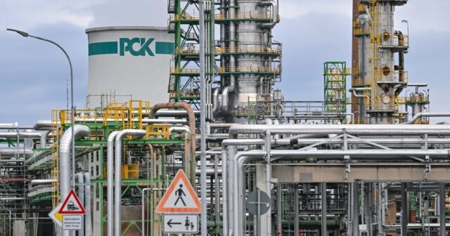 “Rosneft”in Almaniyadakı törəmə şirkəti Trampın sanksiyalarından azad edildi “Rosneft”in Almaniyadakı törəmə şirkəti Trampın sanksiyalarından azad edildi