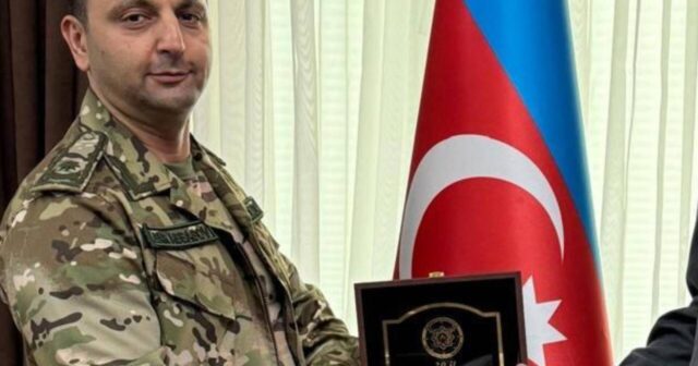 3 gün əvvəl işdən çıxarılan generalın Saleh Səmədovla əlaqəsi üzə çıxdı 3 gün əvvəl işdən çıxarılan generalın Saleh Səmədovla əlaqəsi üzə çıxdı