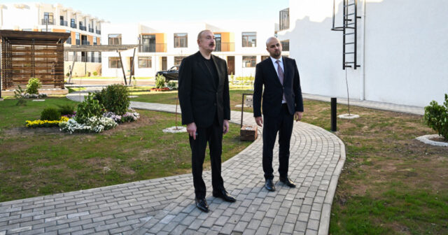 Prezident İlham Əliyev Zəngilan şəhərində 104 mənzilli yaşayış kompleksində görülmüş işlərlə tanış olub – FOTO Prezident İlham Əliyev Zəngilan şəhərində 104 mənzilli yaşayış kompleksində görülmüş işlərlə tanış olub – FOTO